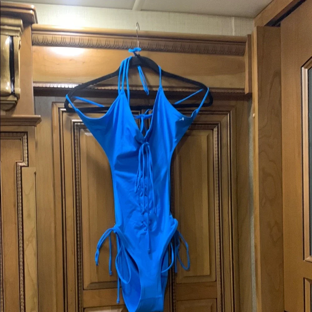 NWOT SKIMS Signature LaceUp Monokini Turquoise Kim Kardashian Swimsuit Size M